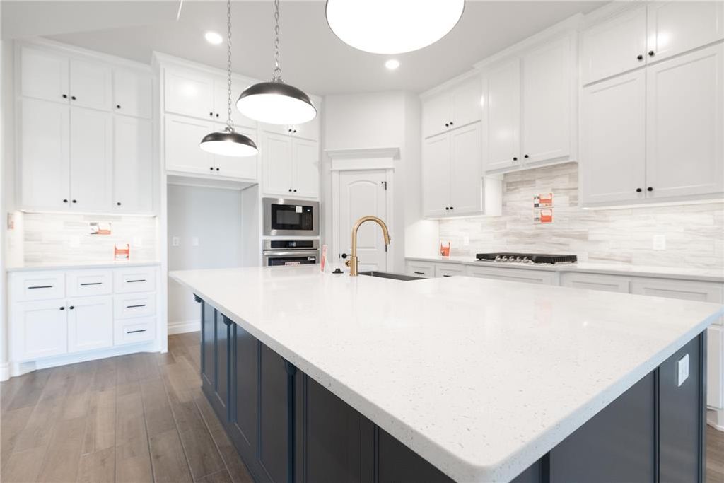 916 Damask Drive, Edmond, OK 73034