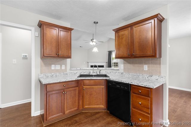 179 Fallingleaf Drive, Raeford, NC 28376