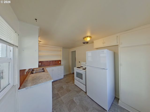 423 E 18TH Ave, Eugene, OR 97401