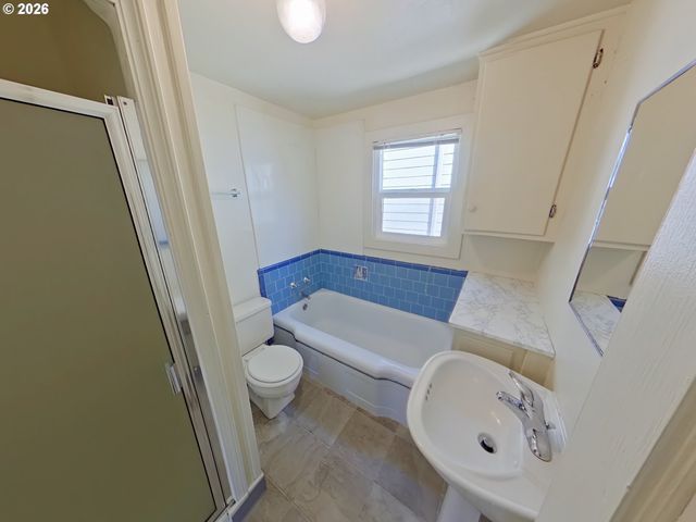 423 E 18TH Ave, Eugene, OR 97401