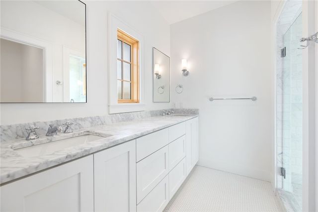 1016 NW A Street, Bentonville, AR 72712