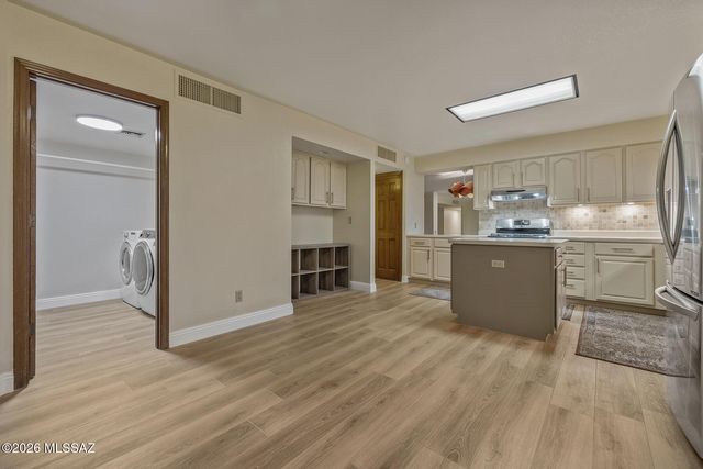 6080 N Sabino Shadow Lane, Tucson, AZ 85750