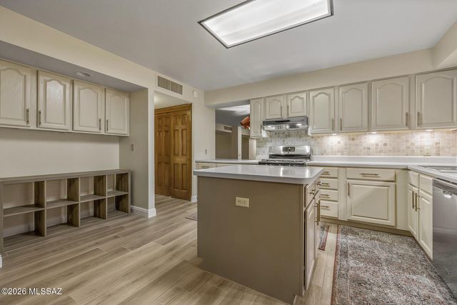 6080 N Sabino Shadow Lane, Tucson, AZ 85750