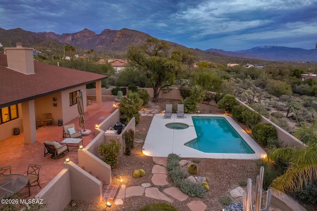 6080 N Sabino Shadow Lane, Tucson, AZ 85750