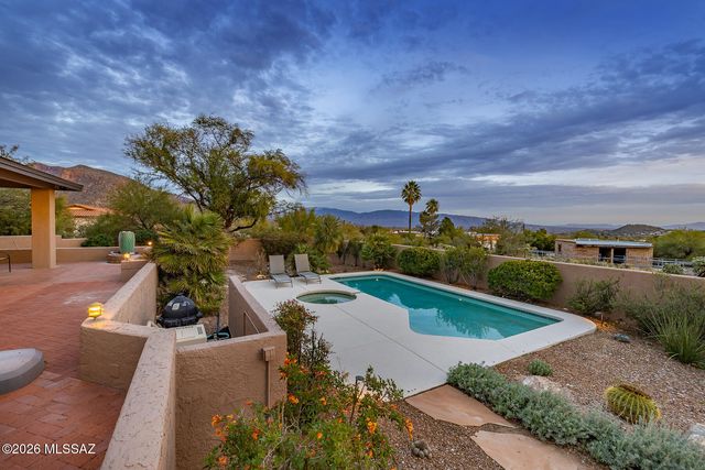 6080 N Sabino Shadow Lane, Tucson, AZ 85750