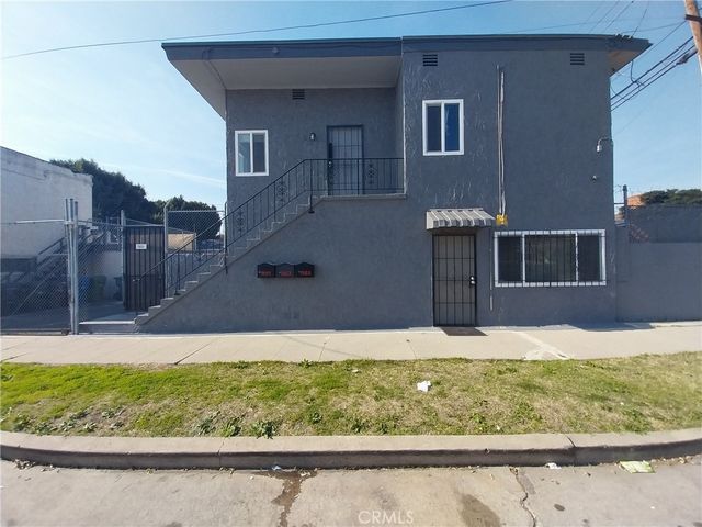 7051 3rd, Los Angeles, CA 90043