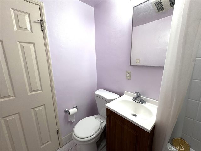 7051 3rd, Los Angeles, CA 90043