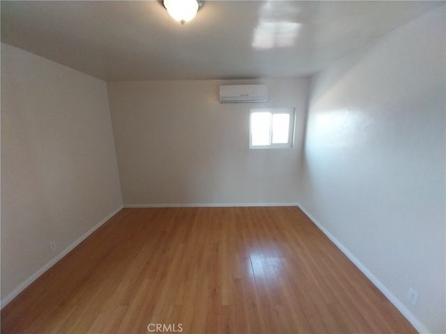 7051 3rd, Los Angeles, CA 90043