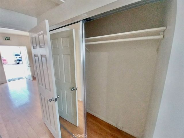 7051 3rd, Los Angeles, CA 90043