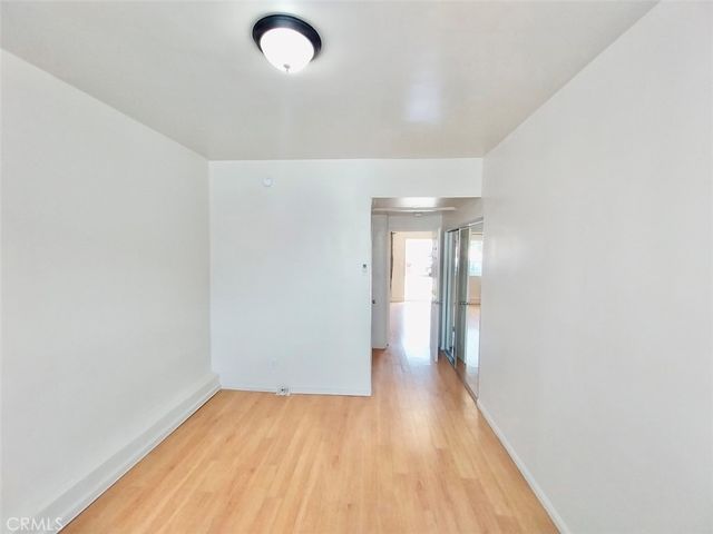 7051 3rd, Los Angeles, CA 90043