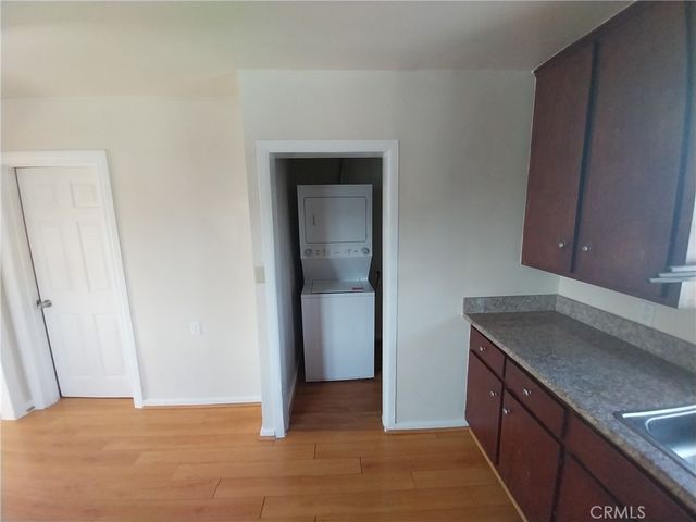 7051 3rd, Los Angeles, CA 90043