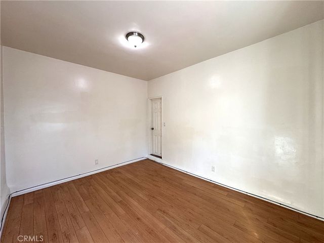 7051 3rd, Los Angeles, CA 90043