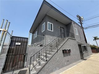 7051 3rd, Los Angeles, CA 90043