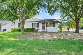 137 Westway Drive, Terrell, TX 75160