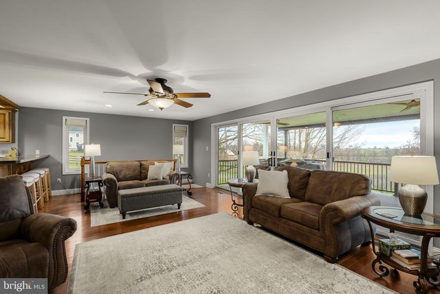 1435 NEWPORT RD, Manheim, PA 17545