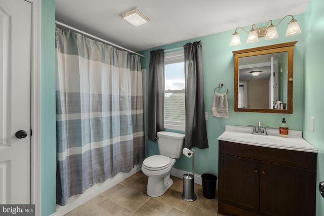 1435 NEWPORT RD, Manheim, PA 17545