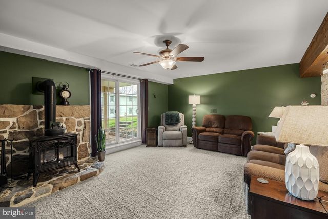 1435 NEWPORT RD, Manheim, PA 17545