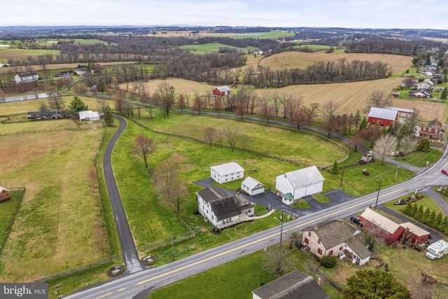 1435 NEWPORT RD, Manheim, PA 17545