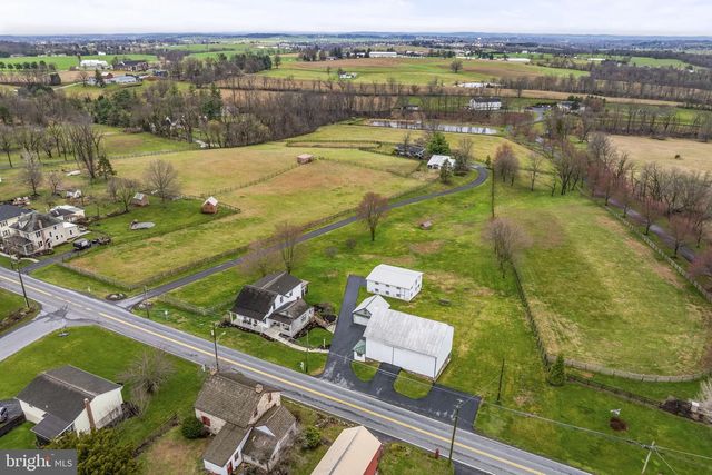 1435 NEWPORT RD, Manheim, PA 17545