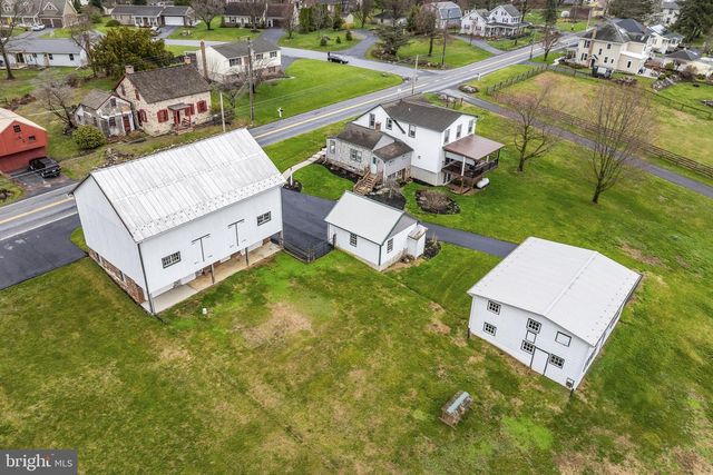 1435 NEWPORT RD, Manheim, PA 17545