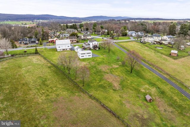 1435 NEWPORT RD, Manheim, PA 17545