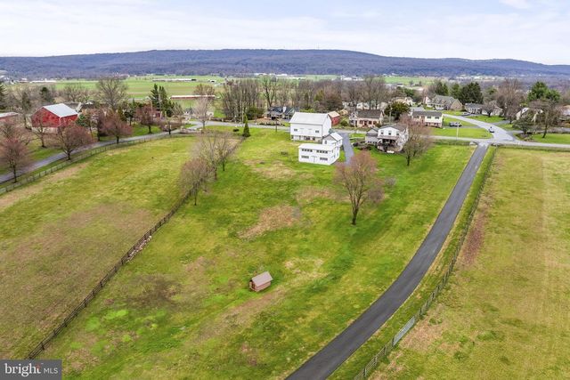 1435 NEWPORT RD, Manheim, PA 17545