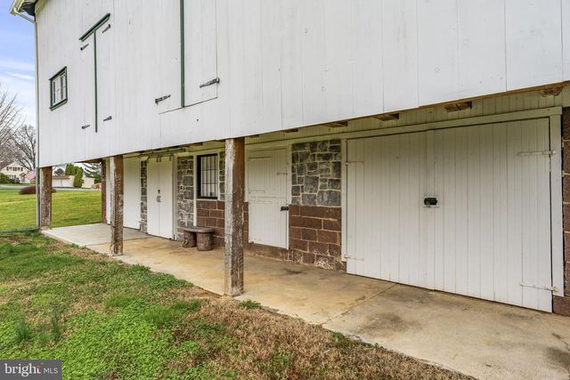 1435 NEWPORT RD, Manheim, PA 17545