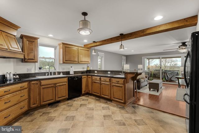 1435 NEWPORT RD, Manheim, PA 17545