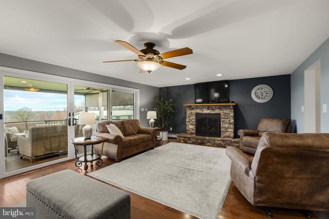 1435 NEWPORT RD, Manheim, PA 17545
