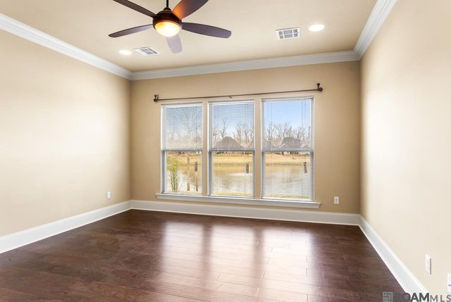 8272 Valencia Ct, Baton Rouge, LA 70820