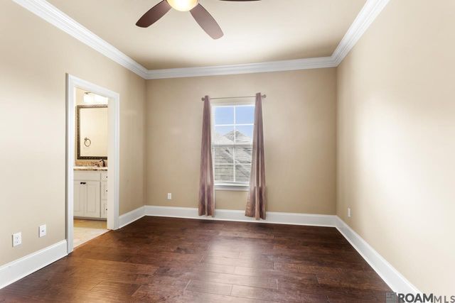 8272 Valencia Ct, Baton Rouge, LA 70820
