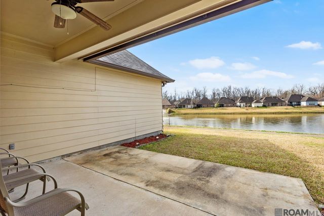 8272 Valencia Ct, Baton Rouge, LA 70820