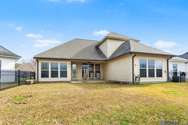 8272 Valencia Ct, Baton Rouge, LA 70820