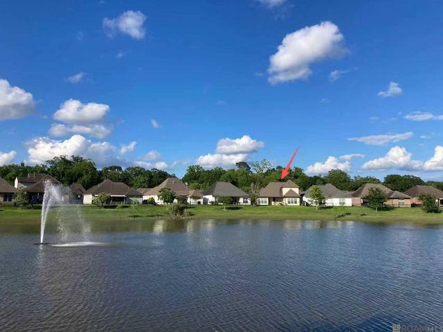 8272 Valencia Ct, Baton Rouge, LA 70820