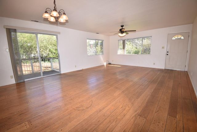 10091 East Dr, Grass Valley, CA 95945