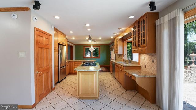 1815 CYNTHIA LN, Feasterville Trevose, PA 19053
