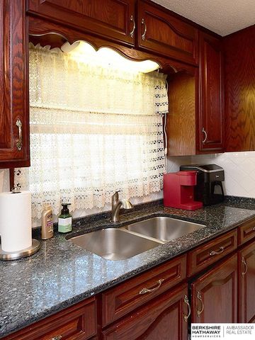 3022 Pleasant Drive, Bellevue, NE 68147