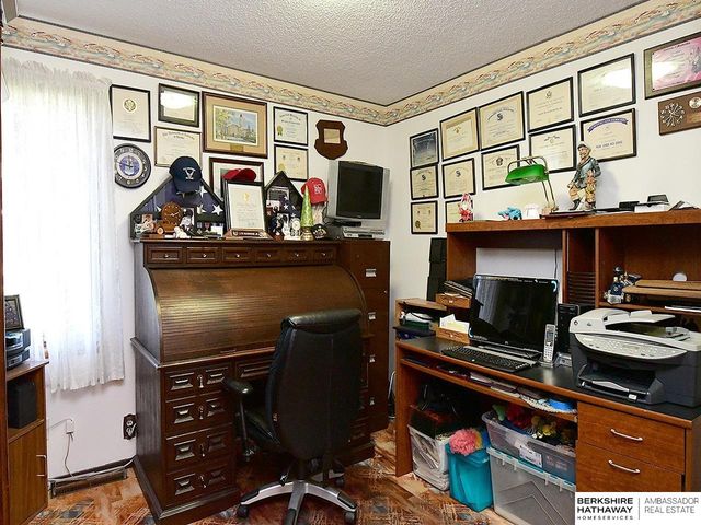 3022 Pleasant Drive, Bellevue, NE 68147