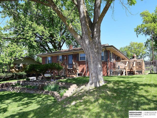 3022 Pleasant Drive, Bellevue, NE 68147