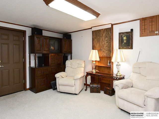 3022 Pleasant Drive, Bellevue, NE 68147