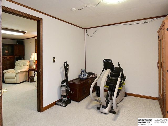 3022 Pleasant Drive, Bellevue, NE 68147