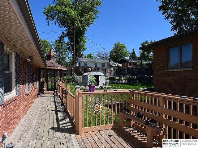 3022 Pleasant Drive, Bellevue, NE 68147