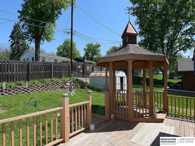 3022 Pleasant Drive, Bellevue, NE 68147