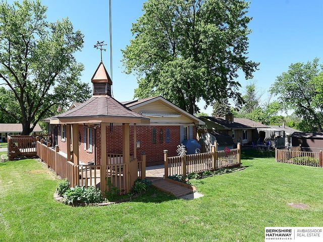 3022 Pleasant Drive, Bellevue, NE 68147