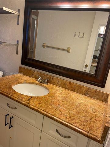 3141 N Palm Aire Dr 3141, Pompano Beach, FL 33069