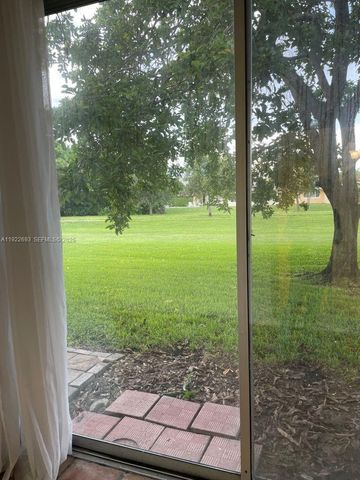 3141 N Palm Aire Dr 3141, Pompano Beach, FL 33069