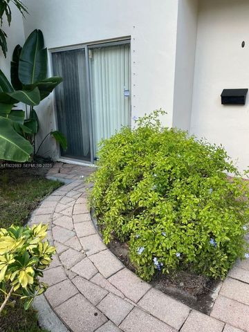 3141 N Palm Aire Dr 3141, Pompano Beach, FL 33069