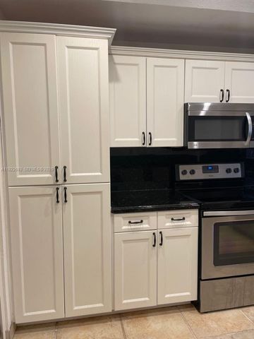 3141 N Palm Aire Dr 3141, Pompano Beach, FL 33069