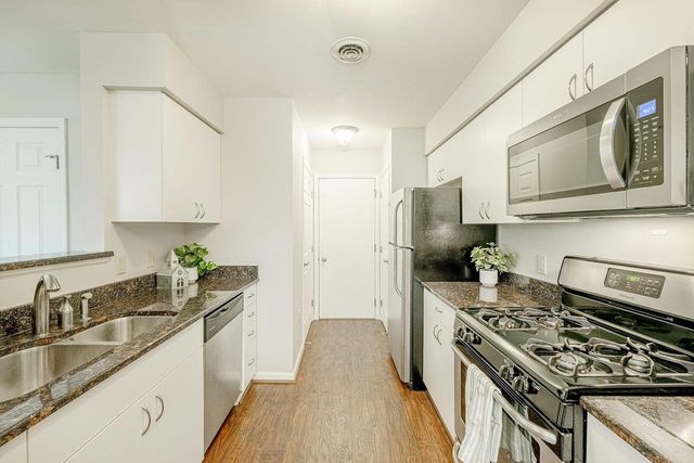 2831 HOLBORN Circle, Madison, WI 53718