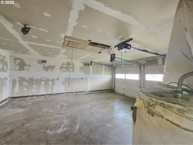 4005 ELMWOOD St, Tillamook, OR 97141